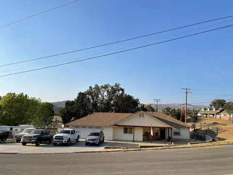 28401 Delaware Dr, Tehachapi, CA 93561 photo 2