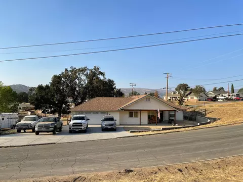 28401 Delaware Dr, Tehachapi, CA 93561 photo 1