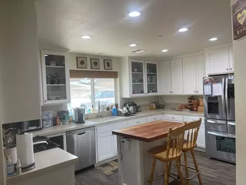 28401 Delaware Dr, Tehachapi, CA 93561 photo 3