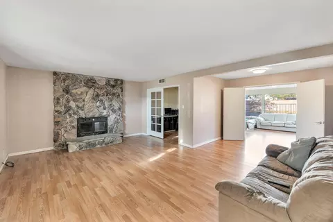 44914 Lorimer Ave, Lancaster, CA 93534 photo 3