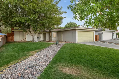 44914 Lorimer Ave, Lancaster, CA 93534 photo 2