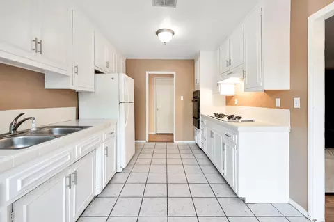 44914 Lorimer Ave, Lancaster, CA 93534 photo 5
