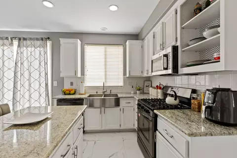 36501 Silverado Dr, Palmdale, CA 93550 photo 12