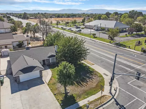 1008 Lancaster Blvd E, Lancaster, CA 93535 photo 2