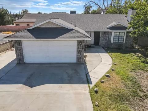 1008 Lancaster Blvd E, Lancaster, CA 93535 photo 1