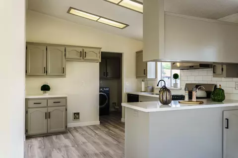 1301 Wayne St, Ridgecrest, CA 93555 photo 4