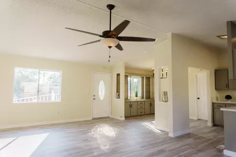 1301 Wayne St, Ridgecrest, CA 93555 photo 8