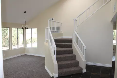 601 Esther Dr, Lancaster, CA 93535 photo 3