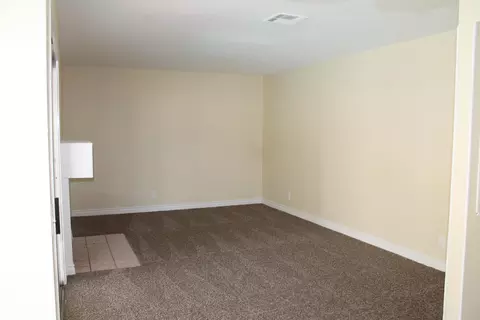 601 Esther Dr, Lancaster, CA 93535 photo 9