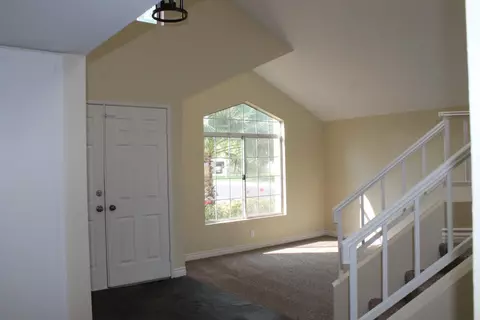 601 Esther Dr, Lancaster, CA 93535 photo 4