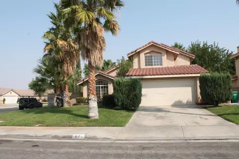 601 Esther Dr, Lancaster, CA 93535 photo 2