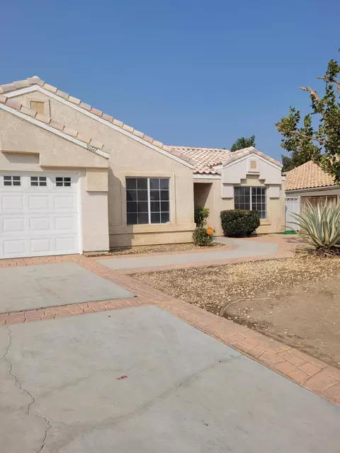 36727 Rose St, Palmdale, CA 93552 photo 1