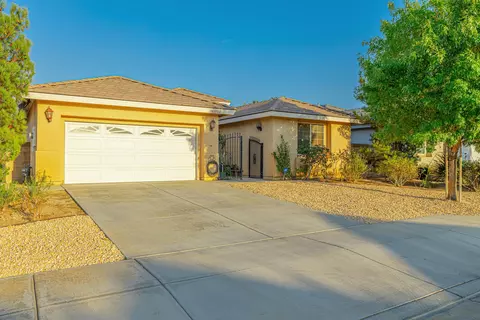 42926 Edson Ave, Lancaster, CA 93536 photo 2