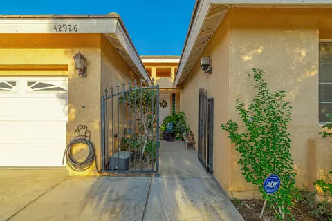42926 Edson Ave, Lancaster, CA 93536 photo 3