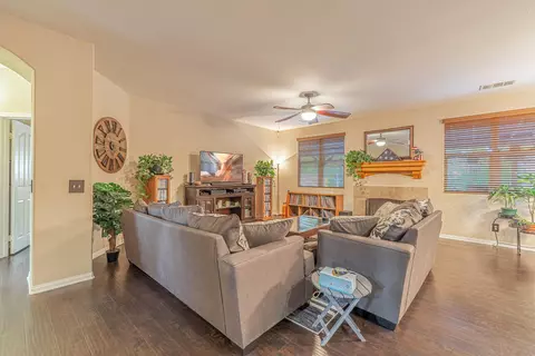 42926 Edson Ave, Lancaster, CA 93536 photo 5