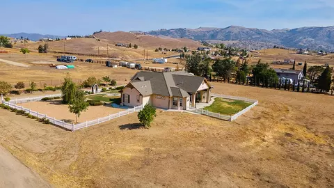 23658 Clover Spring Rd, Tehachapi, CA 93561 photo 8