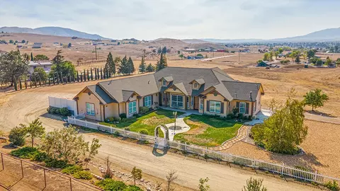 23658 Clover Spring Rd, Tehachapi, CA 93561 photo 1