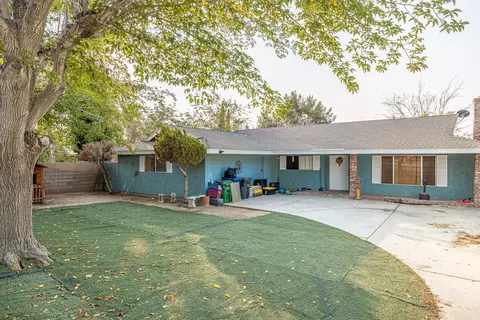4522 Quartz Hill Rd, Quartz Hill, CA 93536 photo 2