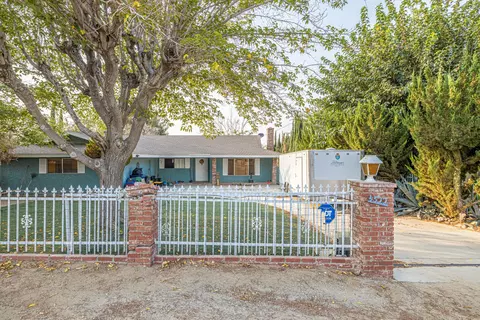 4522 Quartz Hill Rd, Quartz Hill, CA 93536 photo 1