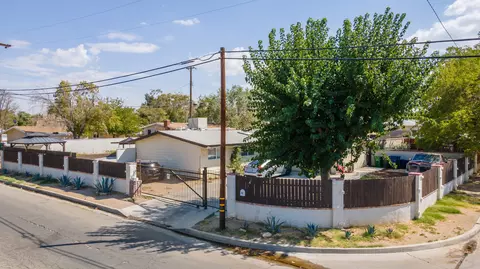 402 Lingard St E, Lancaster, CA 93535 photo 2