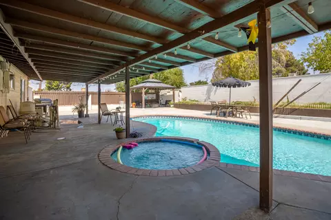 402 Lingard St E, Lancaster, CA 93535 photo 25