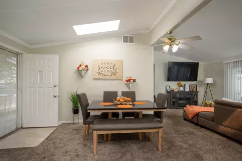 402 Lingard St E, Lancaster, CA 93535 photo 9