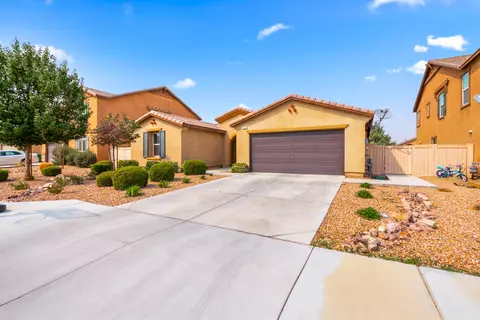 3635 Topaz Ln, Lancaster, CA 93535 photo 2