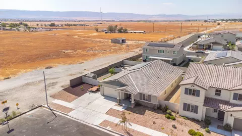 45005 43rd St W, Lancaster, CA 93536 photo 5