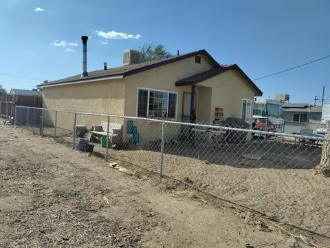 38749 17th St E, Palmdale, CA 93550 photo 3