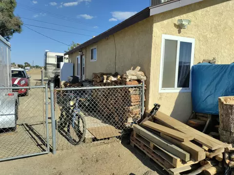 38749 17th St E, Palmdale, CA 93550 photo 2