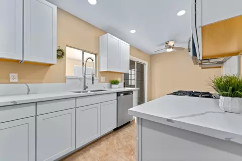 43002 45th St W, Lancaster, CA 93536 photo 6