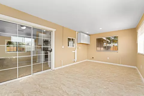 43002 45th St W, Lancaster, CA 93536 photo 9