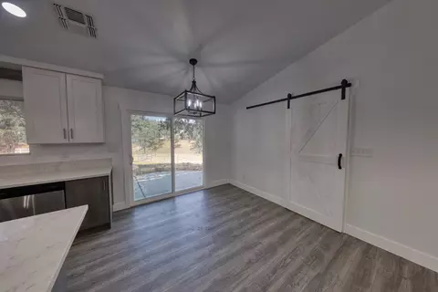 21201 Carriage Dr, Tehachapi, CA 93561 photo 14