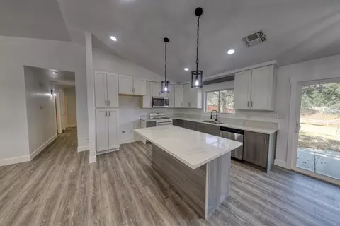 21201 Carriage Dr, Tehachapi, CA 93561 photo 9