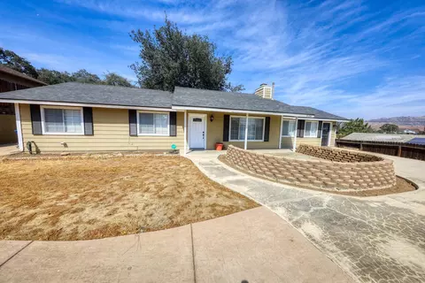21201 Carriage Dr, Tehachapi, CA 93561 photo 1