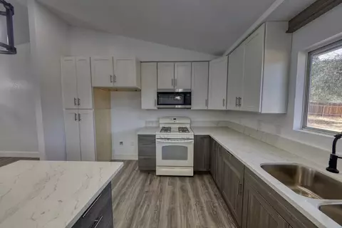 21201 Carriage Dr, Tehachapi, CA 93561 photo 11