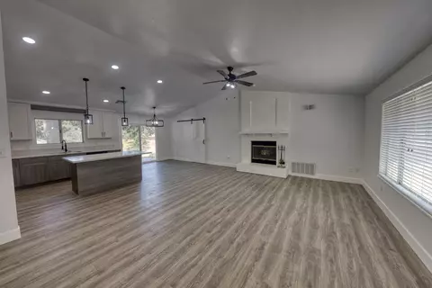 21201 Carriage Dr, Tehachapi, CA 93561 photo 5