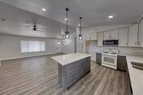 21201 Carriage Dr, Tehachapi, CA 93561 photo 12