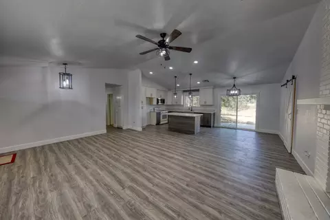 21201 Carriage Dr, Tehachapi, CA 93561 photo 7