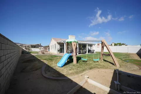 1227 Miranda Ct, Tehachapi, CA 93561 photo 11