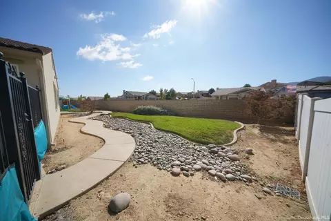 1227 Miranda Ct, Tehachapi, CA 93561 photo 8