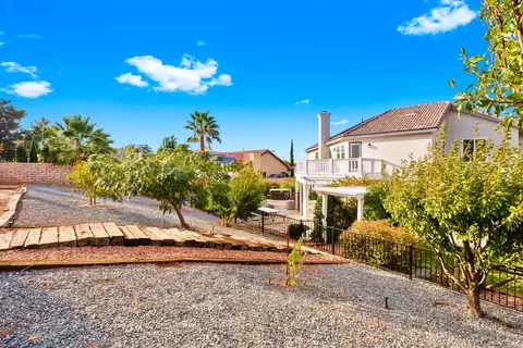 5632 Crest Dr, Palmdale, CA 93551 photo 44