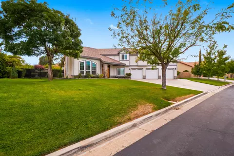 5632 Crest Dr, Palmdale, CA 93551 photo 4