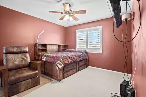 5632 Crest Dr, Palmdale, CA 93551 photo 30