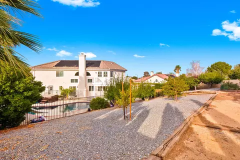 5632 Crest Dr, Palmdale, CA 93551 photo 41