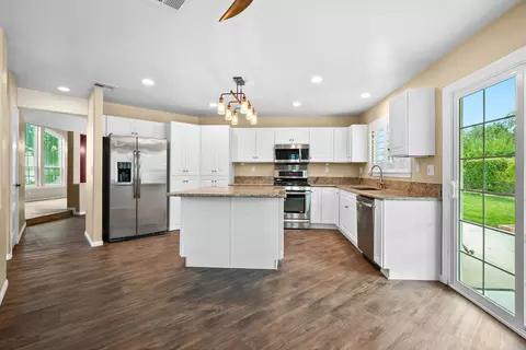 5632 Crest Dr, Palmdale, CA 93551 photo 16