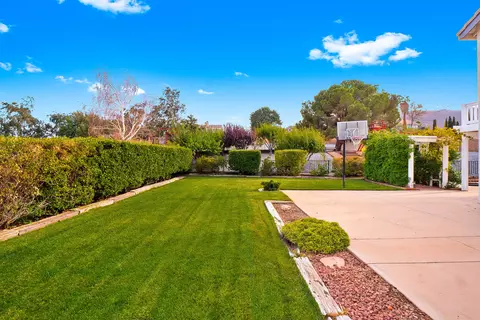 5632 Crest Dr, Palmdale, CA 93551 photo 38