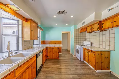 44527 Lowtree Ave, Lancaster, CA 93534 photo 8