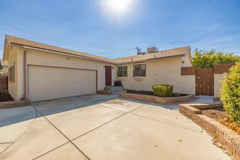 44527 Lowtree Ave, Lancaster, CA 93534 photo 4
