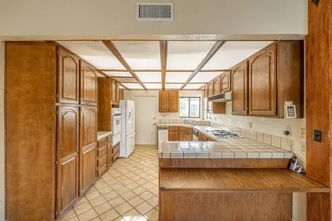 42873 Normandy Ln, Lancaster, CA 93536 photo 8
